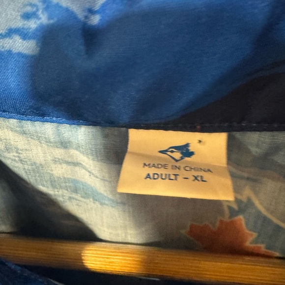 Toronto Blue Jays Hawaiian Shirt Stadium Giveaway - RARE - Picture 4 of 6
